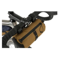 Borsa Bikepacking Al Manubrio AGU VENTURE ROLL 1,5 Litri Armagnac 11 Borsa Bikepacking Al Manubrio AGU VENTURE ROLL 1,5 Litri Armagnac -Elitee Negozio borsa bikepacking al manubrio agu venture roll 15 litri armagnac 2