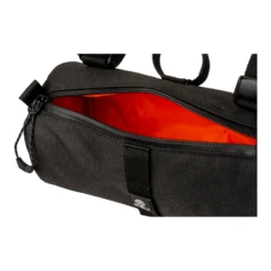 Borsa Bikepacking Al Manubrio AGU VENTURE ROLL 1,5 Litri Nera 7 Borsa Bikepacking Al Manubrio AGU VENTURE ROLL 1,5 Litri Nera -Elitee Negozio borsa bikepacking al manubrio agu venture roll 15 litri nera 2