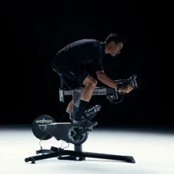 Smart Bike Wahoo KICKR BIKE 2023 -Elitee Negozio samrt bike wahoo kickr bike 3