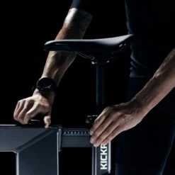 Smart Bike Wahoo KICKR BIKE 2023 -Elitee Negozio samrt bike wahoo kickr bike 8